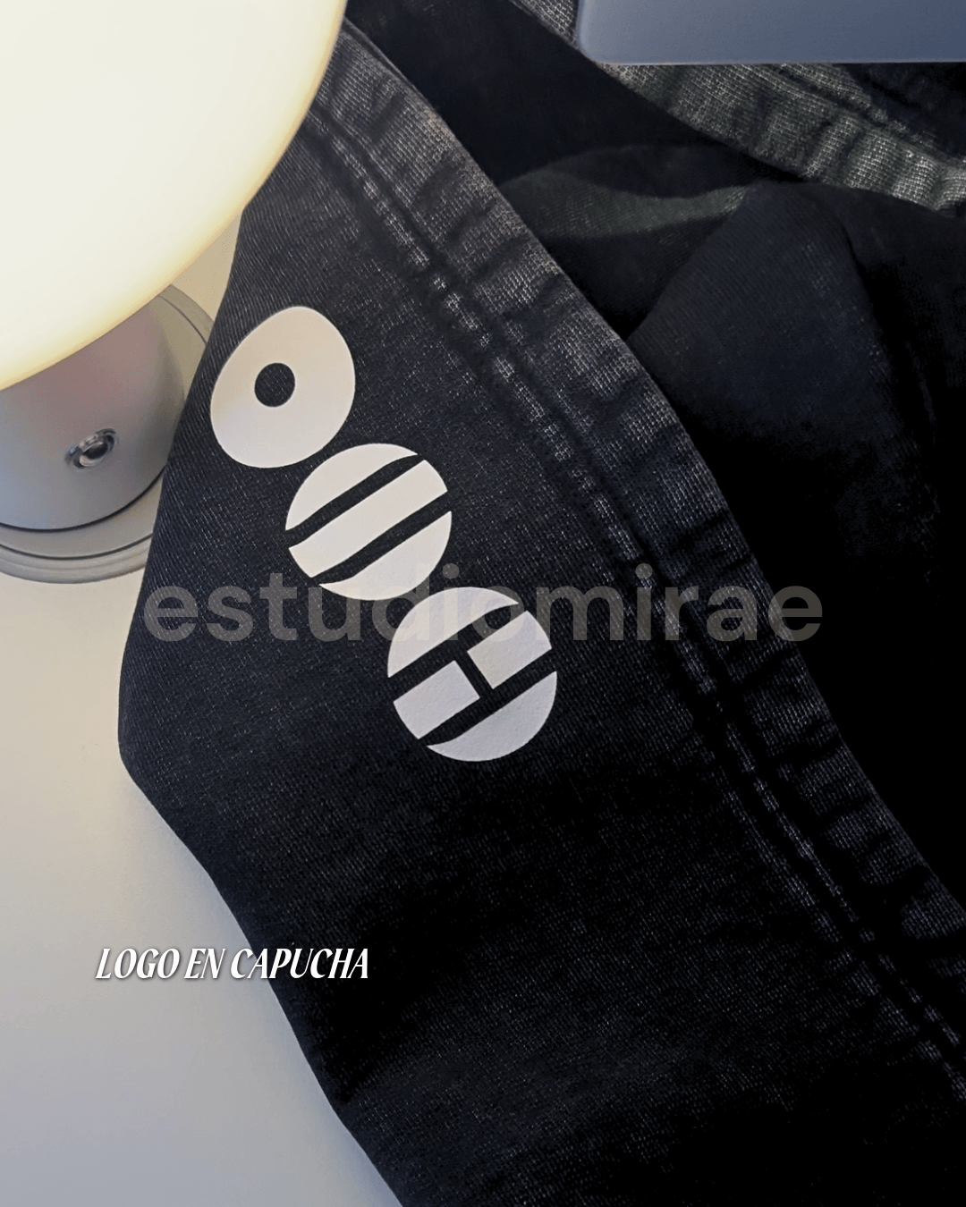 Polerón They Don't Know About Us Boxy Fit Acid Wash - Imagen 7